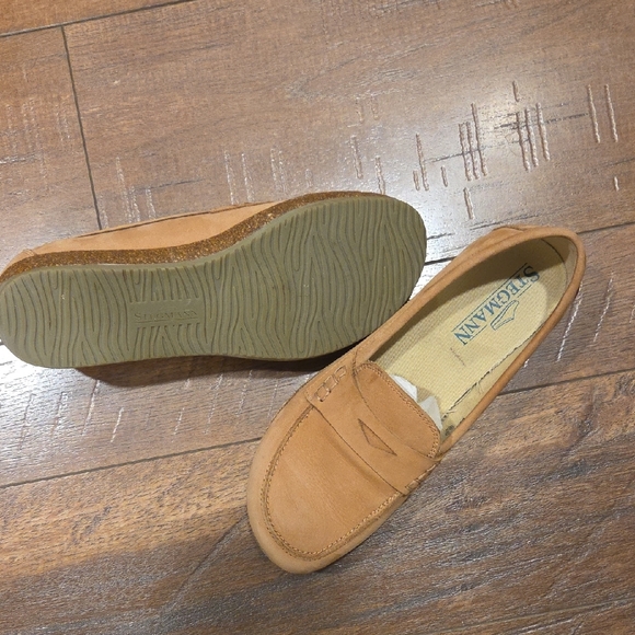 Stegmann Women's Tan Loafers - Picture 8 of 11